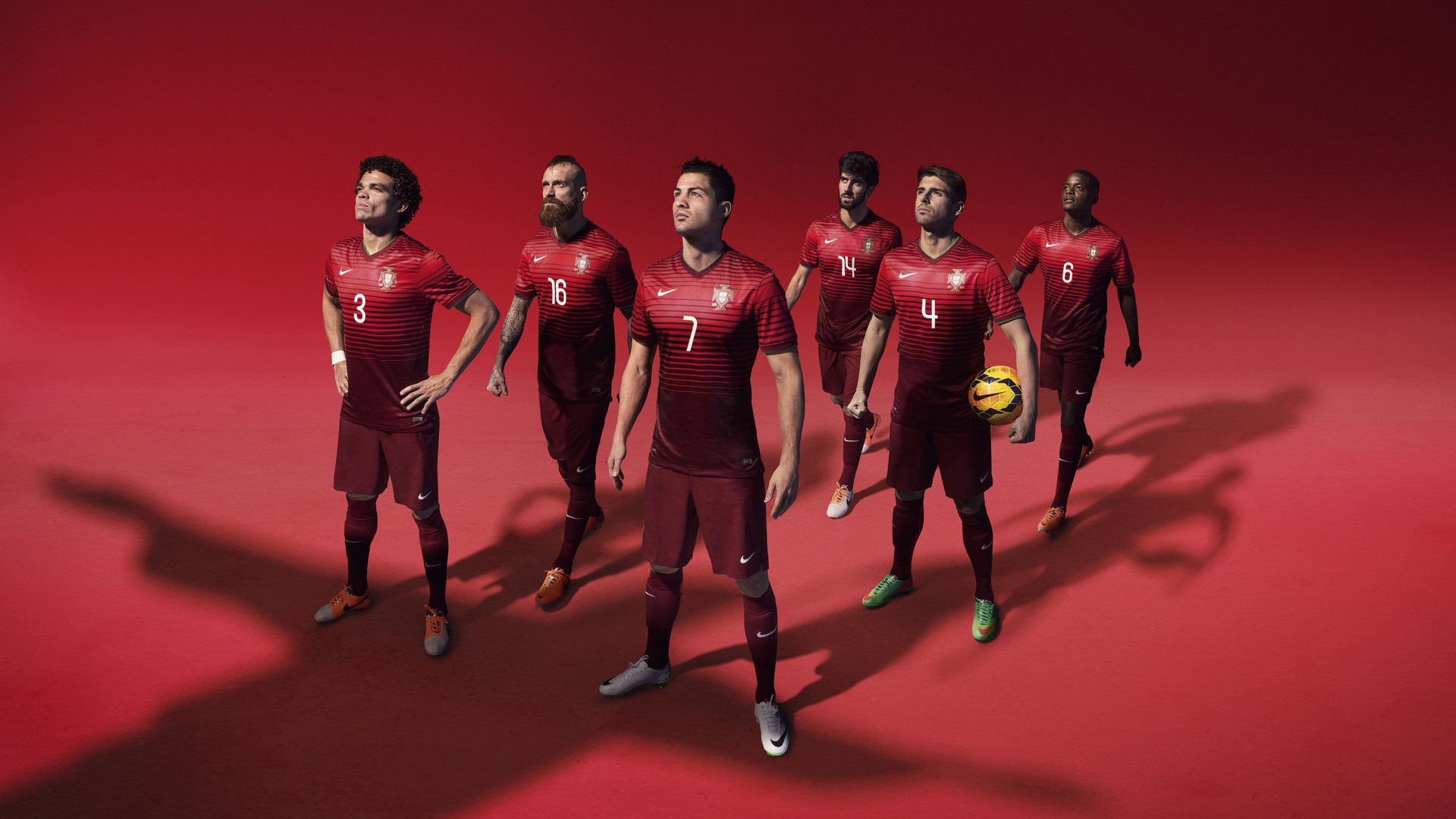 西汉姆联主场告捷,球队士气高涨,目标锁定争夺冠军,西汉姆联集锦